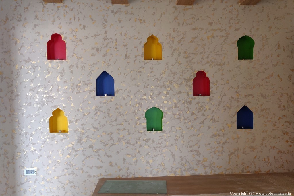 Pop Wall Texture Design Moraccan Texture With Gold Texture Painting for Pooja Room